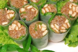 MÓNCHAY - Bì Cuốn Chay : Rau Cuộn Đậu Hủ Chấm Sốt Đậm Vị